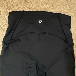 Lululemon like new cropped Black Leggings